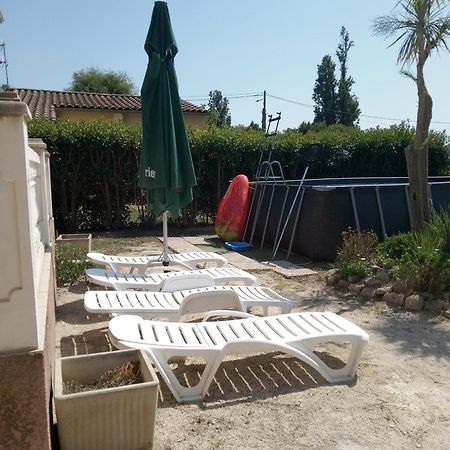 Aux Portes De Camargue Арл Екстериор снимка