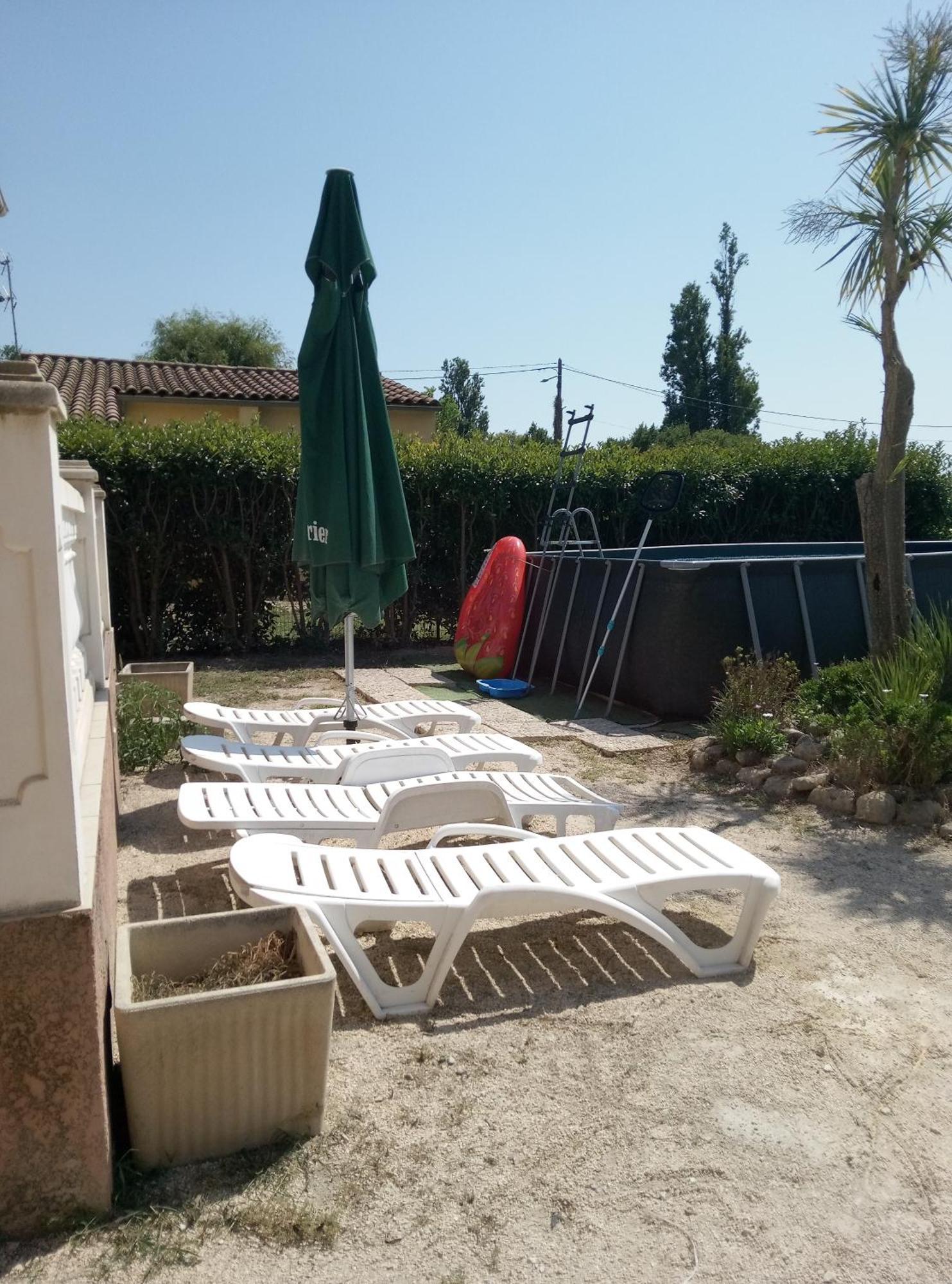 Aux Portes De Camargue Арл Екстериор снимка