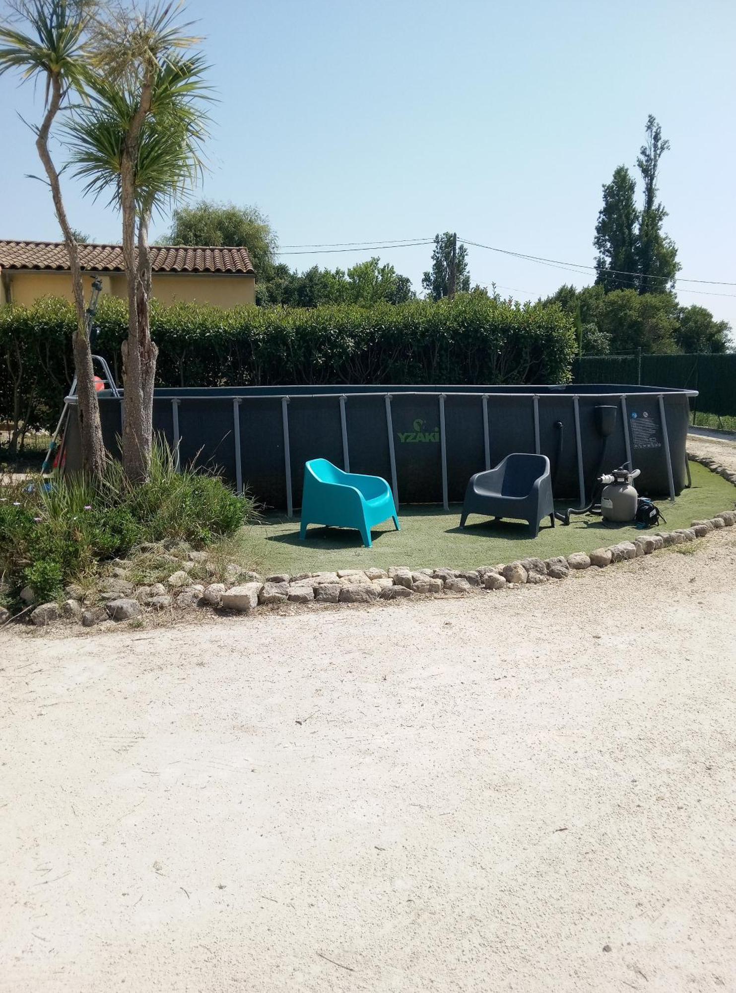 Aux Portes De Camargue Арл Екстериор снимка